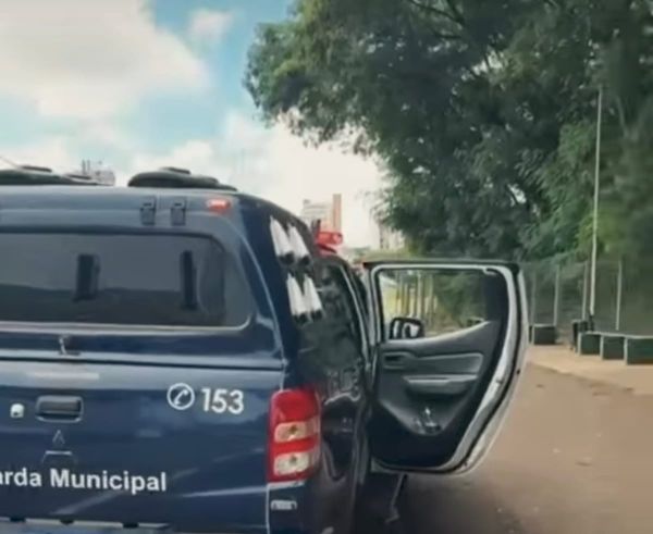 Moto com escapamento adulterado é apreendida durante ação da GM na região do Lago Municipal