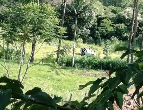 Helicóptero Falcão 13 cai durante ação policial na área rural de Matelândia; nenhum tripulante se feriu