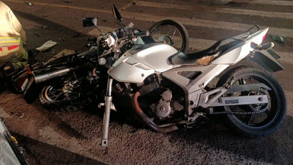 Colisão entre duas motocicletas deixa homem gravemente ferido no Jardim Europa, em Toledo