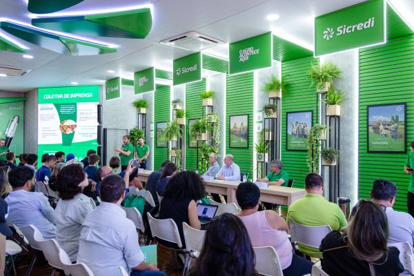 Sicredi leva mais de R$ 2 bilhões em crédito ao Show Rural 2026