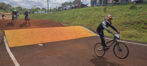 Copa 25 Anos do BMX Clube de Toledo reúne 40 atletas e celebra trajetória do Bicicross