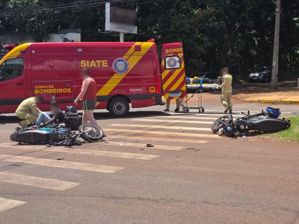Bombeiros atendem dois acidentes simultâneos no mesmo cruzamento em Toledo