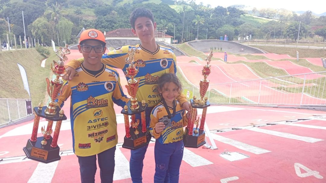 ABAST BMX Clube de Toledo conquista pódio duplo e vice-campeonato no Sul-mineiro
