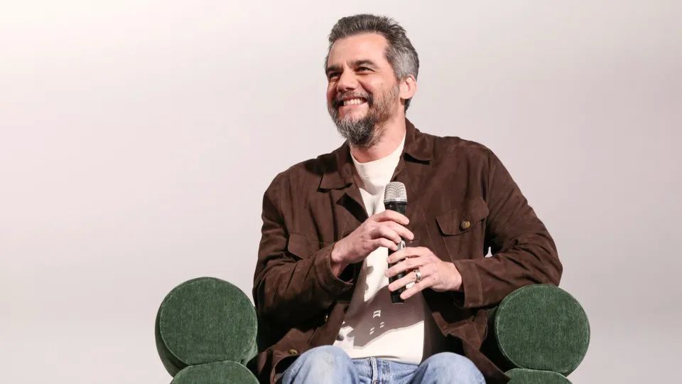 Wagner Moura chama Bolsonaro de Trump brasileiro em talk show de Jimmy Kimmel