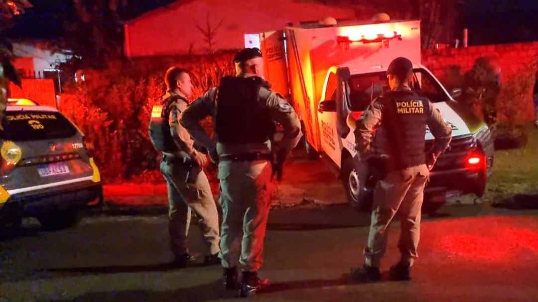 Feminicídio: Mulher é encontrada morta com golpes de faca dentro de casa em Cascavel