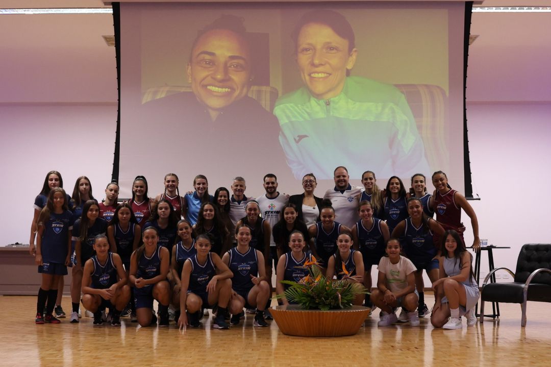 Stein Além das Quadras: Camila Costa e Julia Melz participam do primeiro encontro do projeto