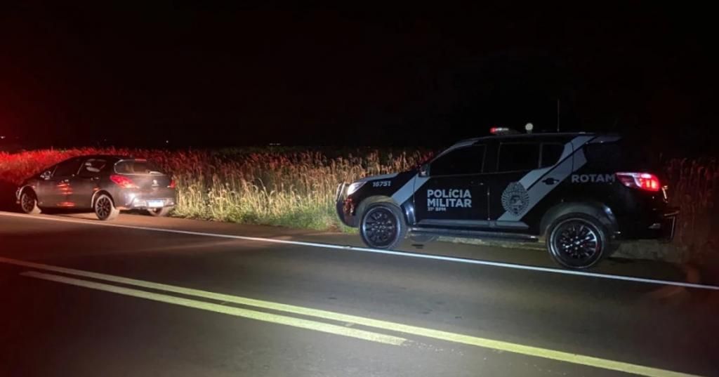 Condutor foge da polícia entre Palotina e Assis e abandona Peugeot furtado