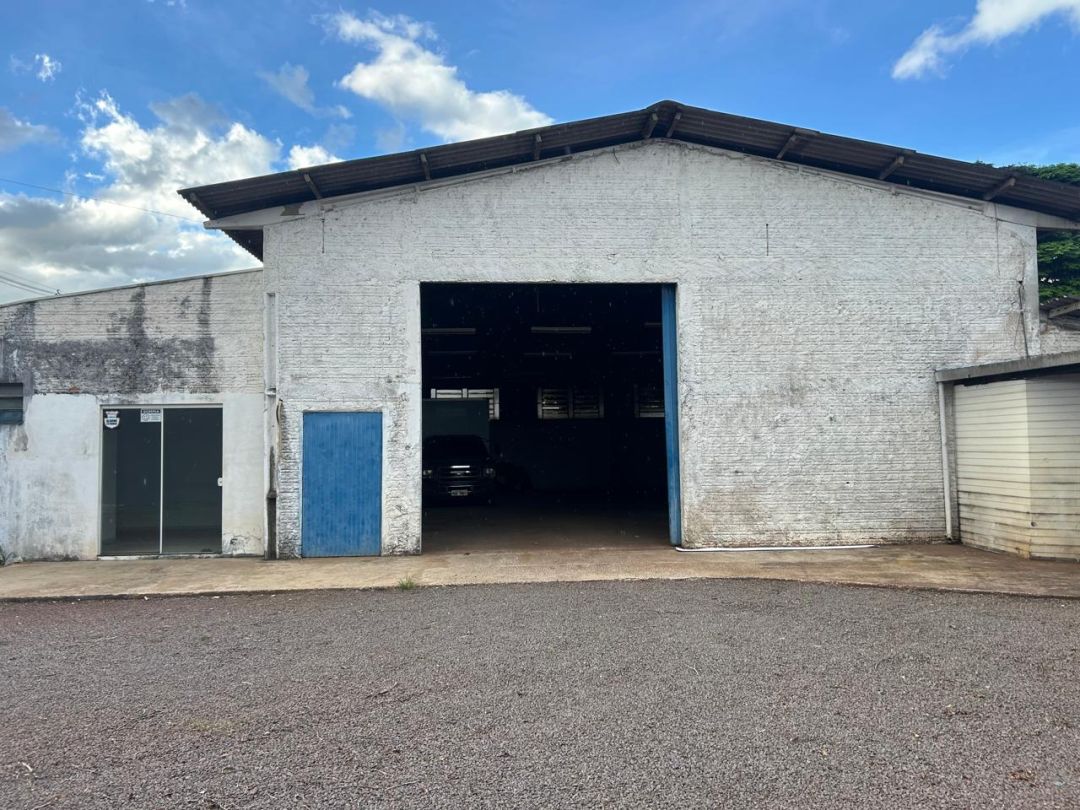 Barracões comerciais estão disponíveis para locação na Avenida Nossa Senhora de Fátima, em Toledo