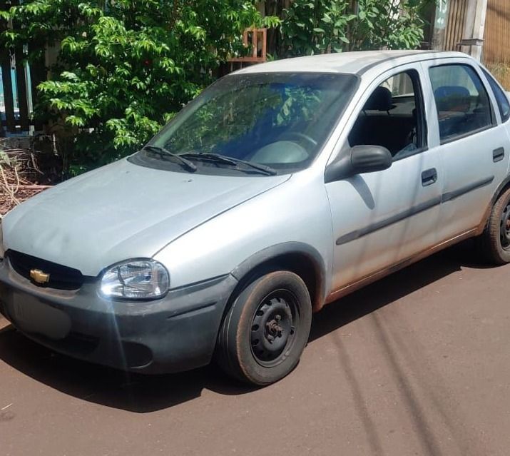 Corsa furtado no Jardim Bressan é encontrado abandonado na Vila Boa Esperança