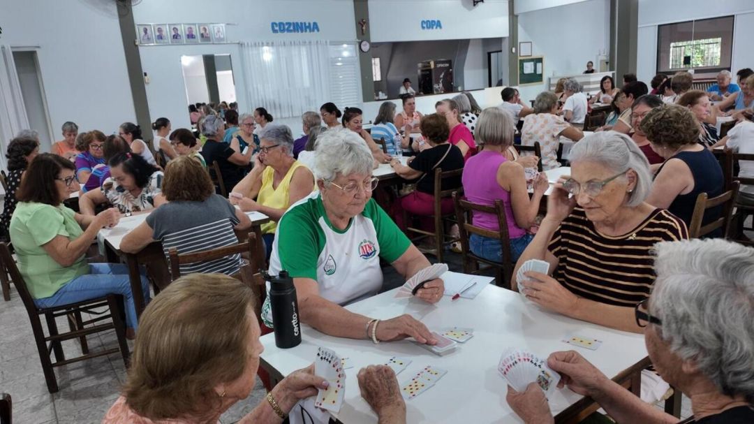 Campeonato de Canastra 60+ reúne mais de 120 mulheres em Toledo
