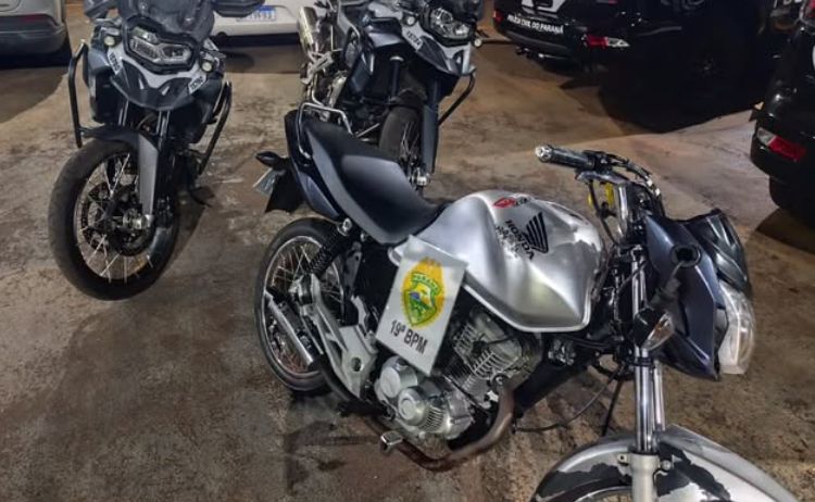 Motociclista foge da Rocam, sofre queda e é detido sem CNH em Toledo