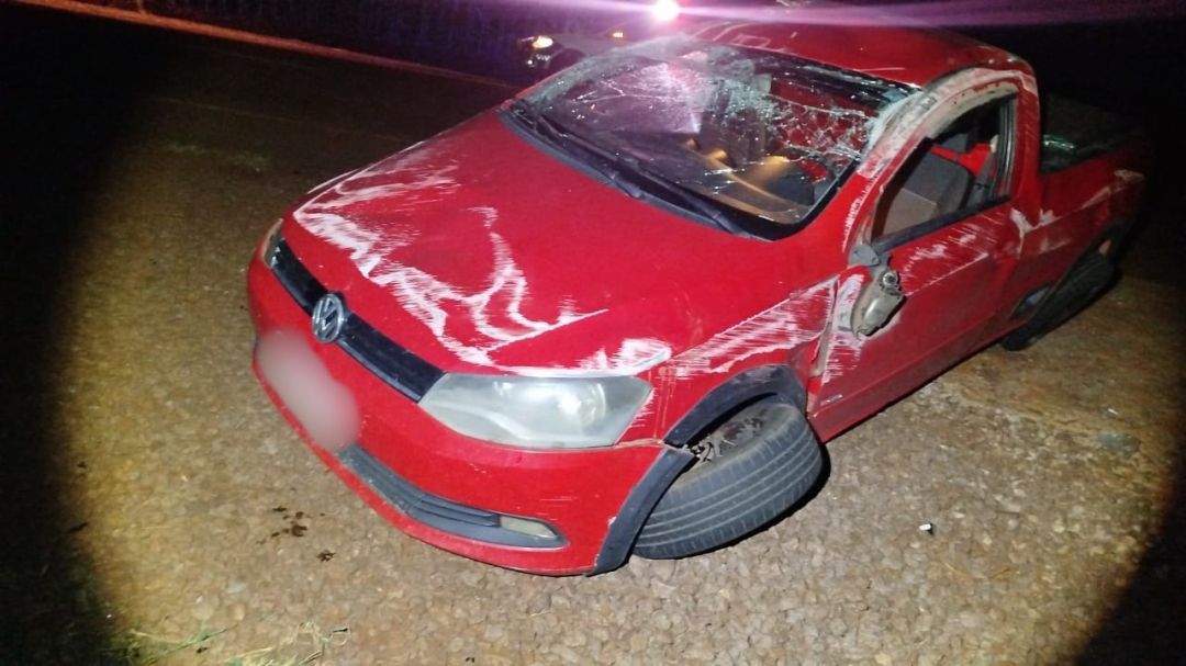 Saveiro capota duas vezes em acidente na estrada OT-007, entre Toledo e Novo Sobradinho