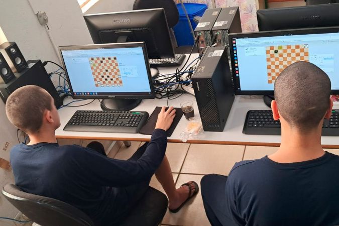 Adolescentes da socioeducação participam de Torneio Interestadual de Damas Online