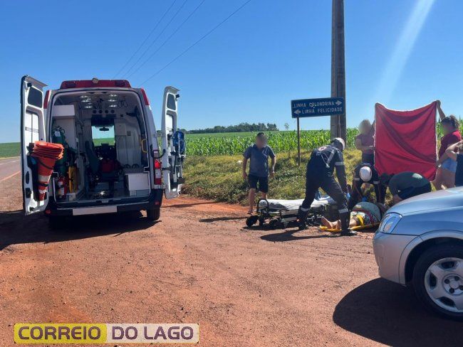 Queda de motocicleta na PR-495 deixa casal ferido entre Sante Helena e Entre Rios do Oeste