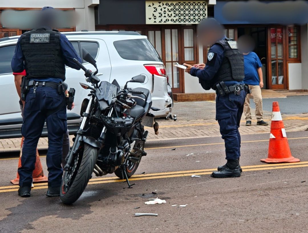Motociclista fica ferido após colisão com SUV no Centro de Toledo