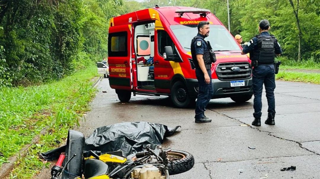 Motociclista morre após grave acidente em avenida de Foz do Iguaçu