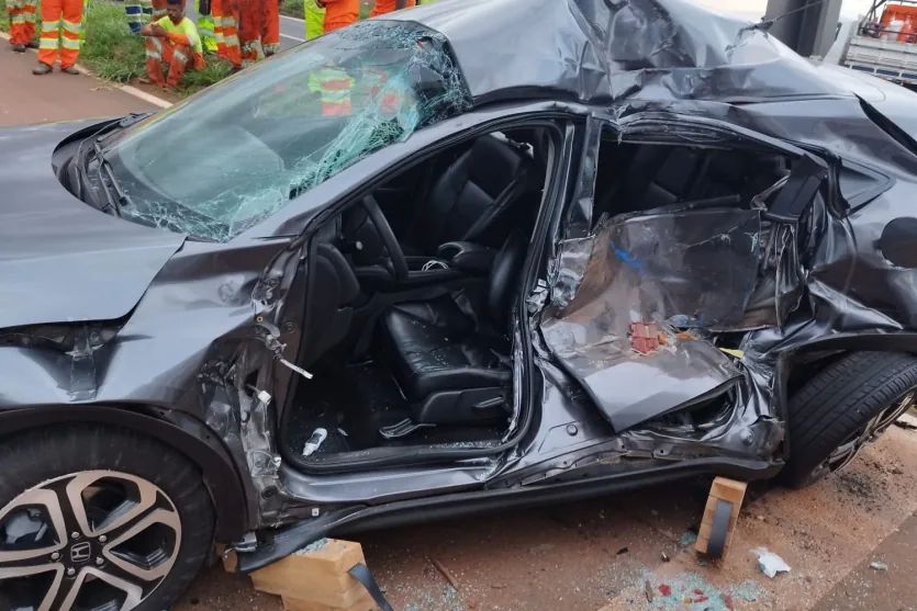 Idoso fica gravemente ferido em acidente com três veículos na BR-376