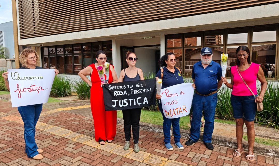 Manifestação cobra justiça por Rosa Lewandowski após novo adiamento de audiência em Toledo