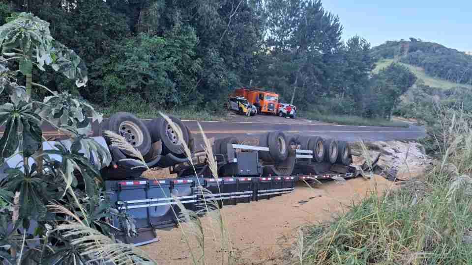 Motorista fica ferido após acidente na PR-484 em Boa Vista da Aparecida