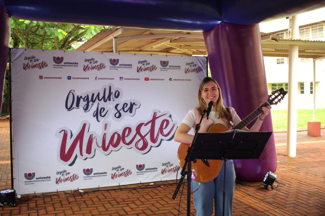 Sarau Cultural marca acolhida e integração no início do ano letivo na Unioeste