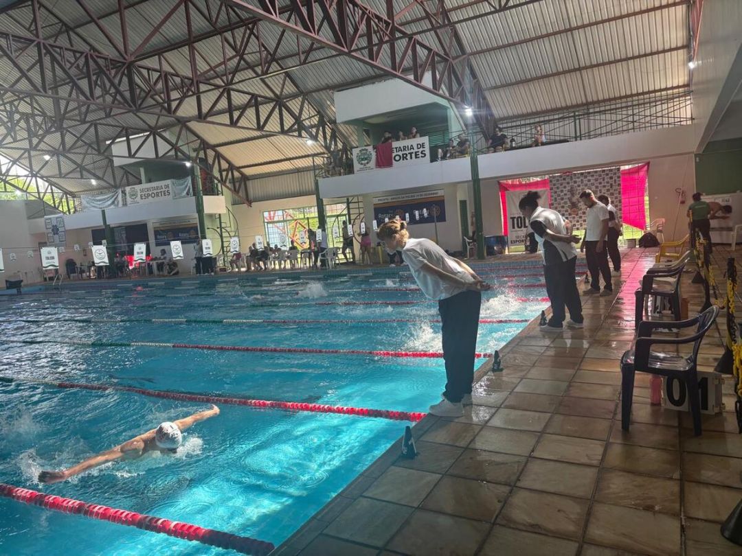 Com 56 medalhas, Toledo se destaca no Torneio Regional Oeste de Natação