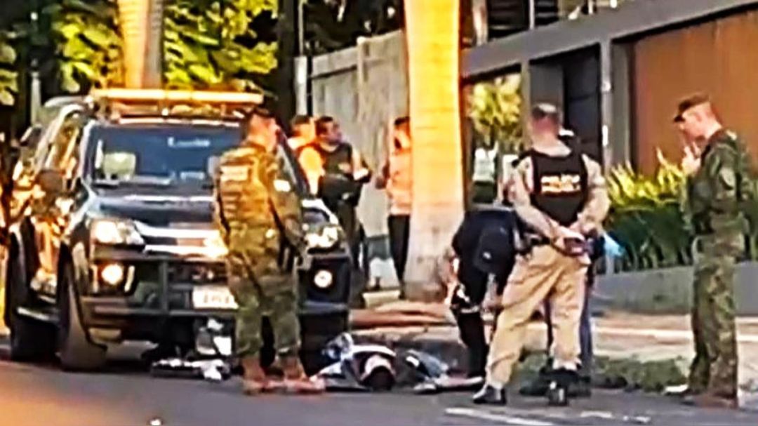 Suspeito morre e três são presos após tentativa de assalto e confronto em Foz