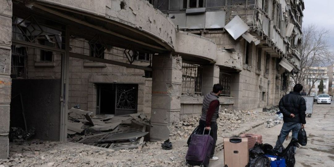 Israel lança nova onda de ataques antes de negociações de paz na ONU