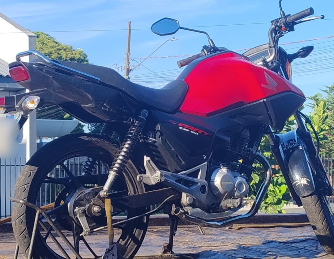 Motocicleta com cano direto e placa irregular é apreendida em Toledo