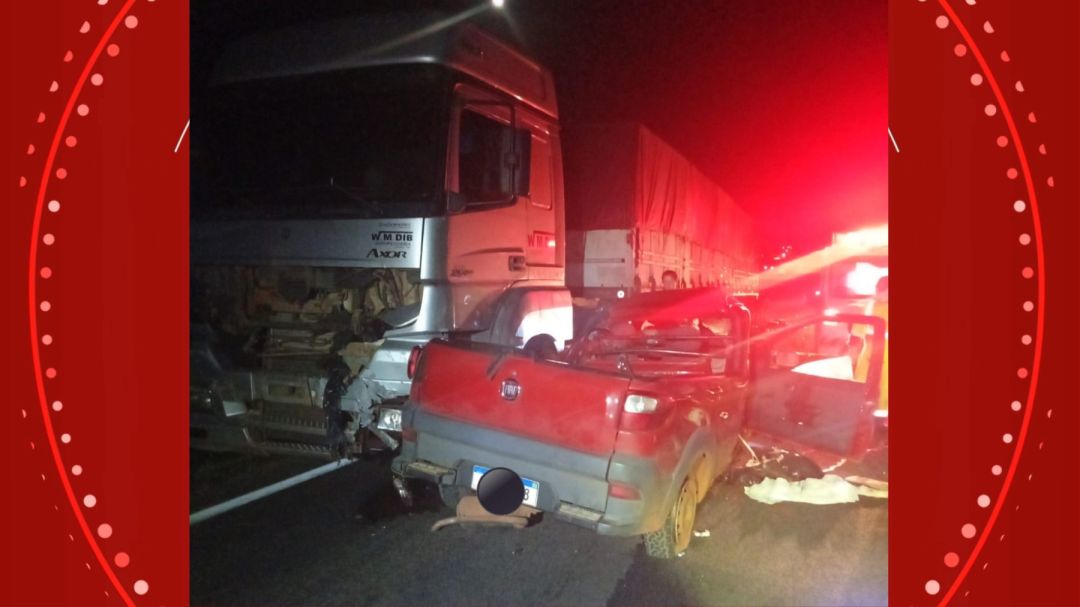 Acidente deixa dois homens mortos e seis pessoas feridas no Paraná; criança e bebê estão entre as vítimas