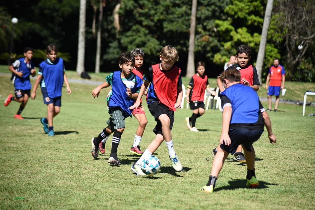 Escola de futebol do Paraná Clube chega a Toledo com treinos para crianças e adolescentes; saiba mais e agende uma aula experimental
