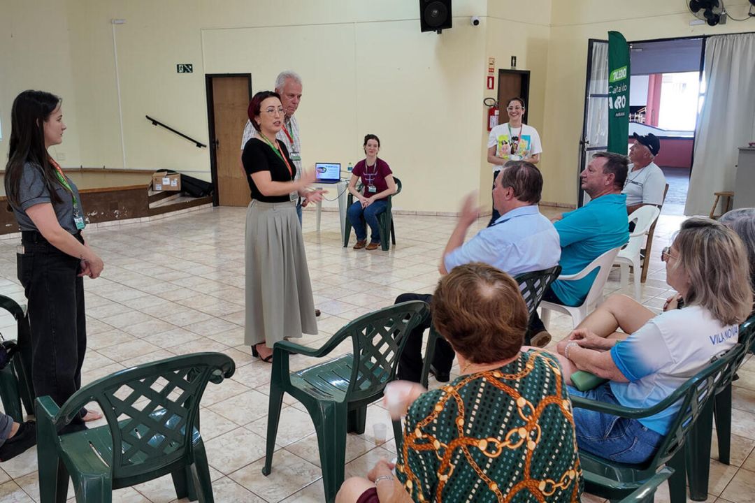 Prosa no Agro e atividade na praça movimentam população idosa de Vila Nova