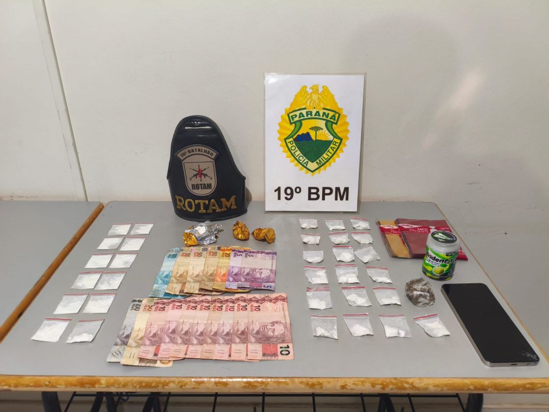 Rotam flagra entregador de drogas e apreende cocaína em moto, residência e conveniência em Toledo