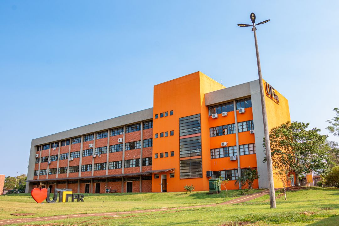 III Sarau do NEABI reúne música, dança e reflexão social no Campus Toledo da UTFPR