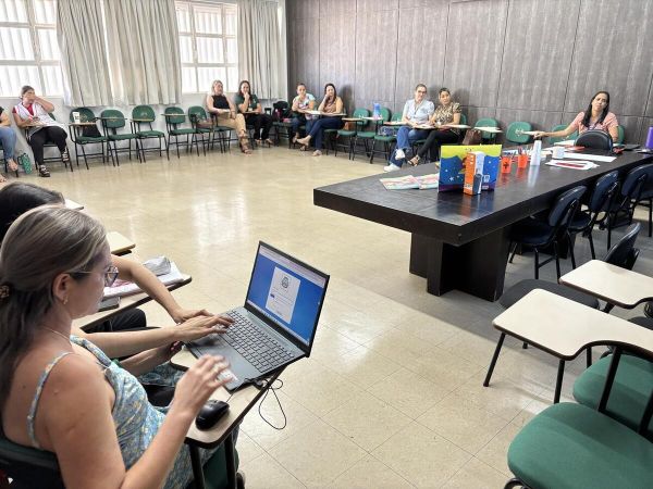 Professores da rede municipal participam da formação 'Plantando Futuros'