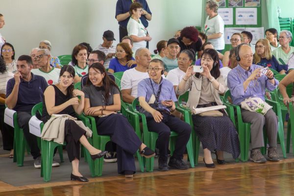 Atividades oferecidas pelos Certis impressionam comitiva internacional