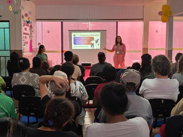 Secretaria da Mulher promove conscientização para usuários do Cras I