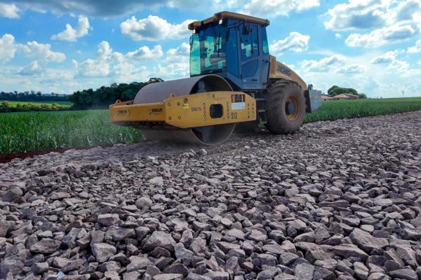 Estrada de Linha Arapongas recebe obra de 5,3 km de pavimentação asfáltica