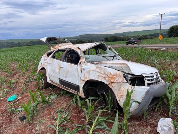 Capotamento na PR-585 deixa duas mulheres feridas entre Toledo e São Pedro do Iguaçu