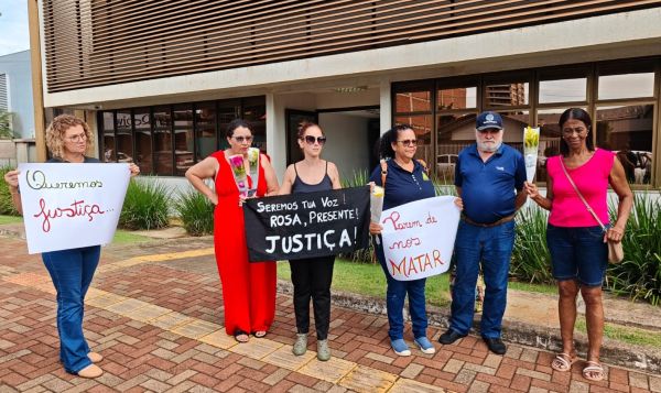 Manifestação cobra justiça por Rosa Lewandowski após novo adiamento de audiência em Toledo