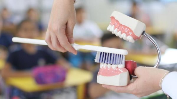 Toledo marca Dia Mundial da Saúde Bucal com ação em escola municipal