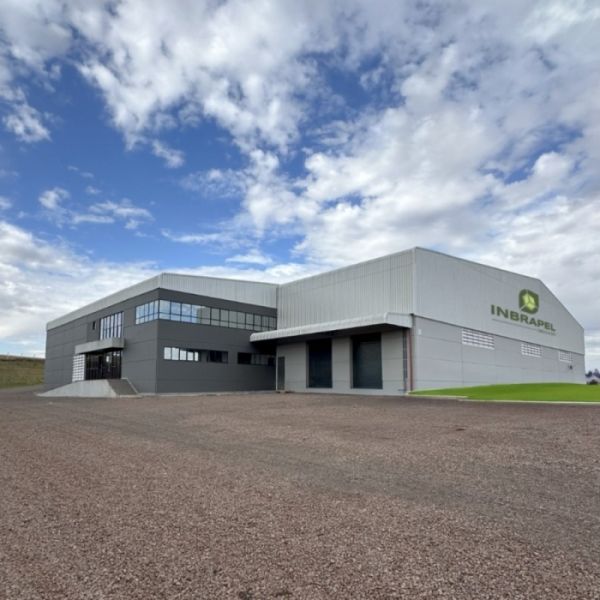 Inbrapel abre vagas na nova fábrica em Toledo para Vendedor Externo/Interno e Auxiliar de Produção em diferentes turnos; envie o seu currículo aqui