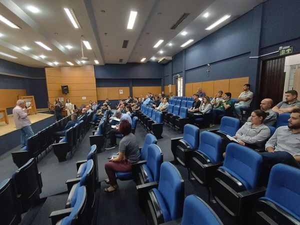 Prefeitura apresenta projeto para coleta organizada de carcaças de suínos