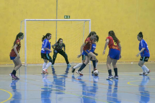 Taça Smel de Futsal segue com confrontos no masculino e no feminino