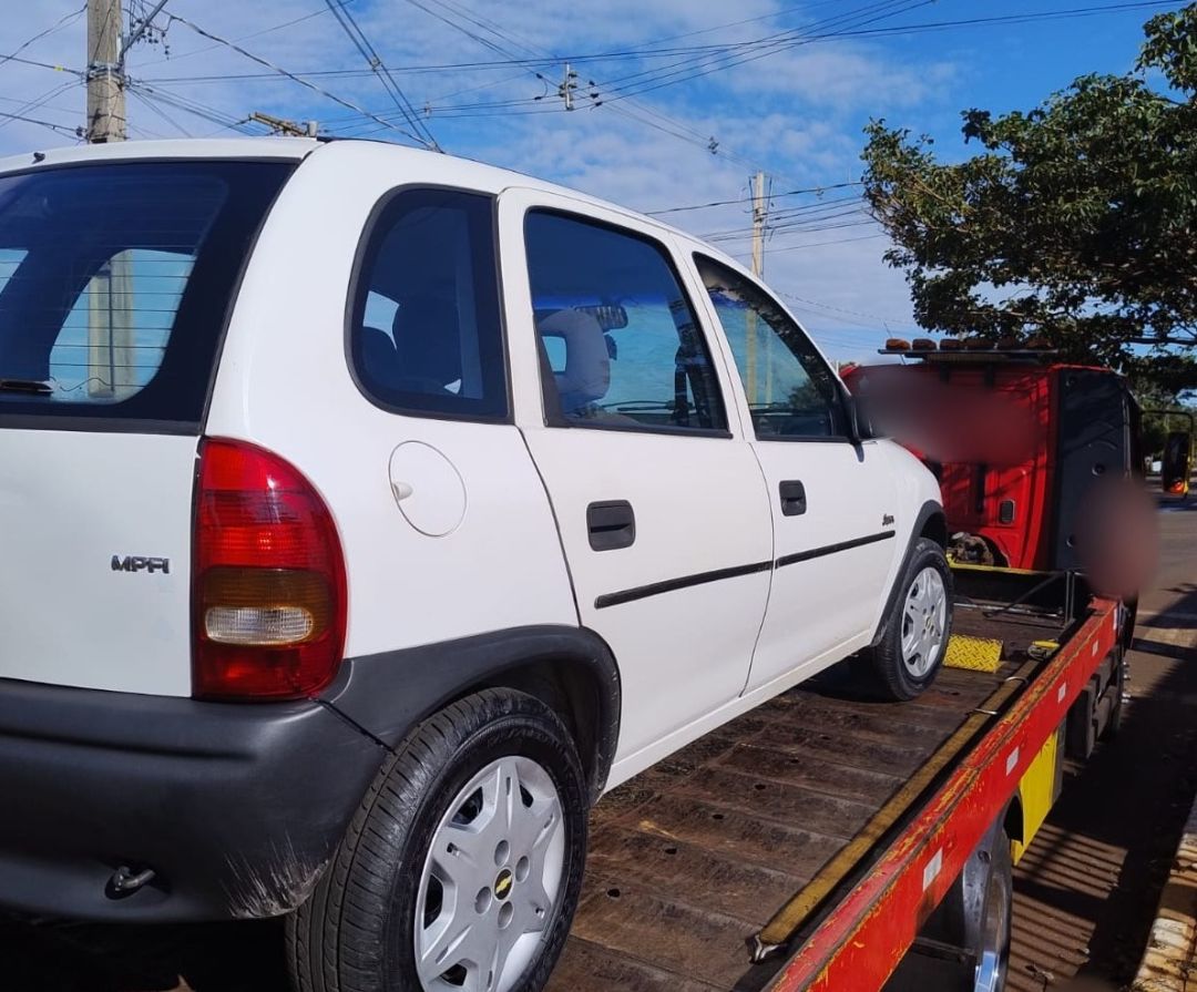 Veículo com placa irregular e débitos é apreendido pela Guarda Municipal no Jardim Maracanã