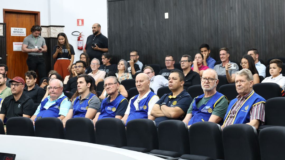 Câmara de Toledo realiza tarde de homenagens a profissionais, instituições e projetos que impactam a comunidade