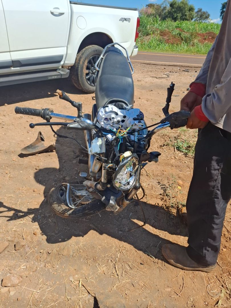 Motociclista de Toledo fica ferido em colisão frontal na PR-495 entre Missal e Medianeira