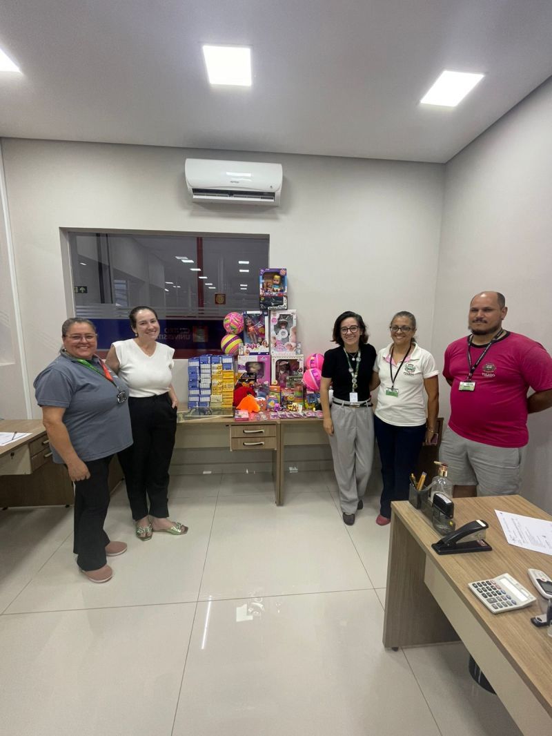 Curso de Direito da FAG Toledo entrega doações de Páscoa para a Casa Abrigo