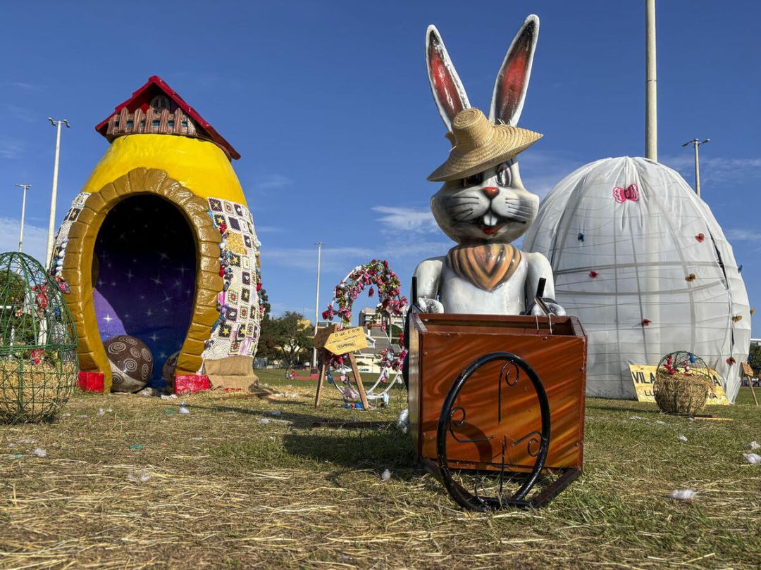 Vila de Páscoa no Parque Ecológico Diva Paim Barth é alvo de vandalismo