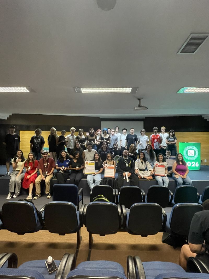 Primeira mulher faixa preta em Jiu-Jitsu de Toledo palestra sobre criatividade e estratégia na FAG Toledo