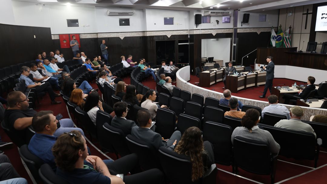 No Legislativo, Comissão de Direito Eleitoral da OAB Toledo promove capacitação sobre publicidade institucional